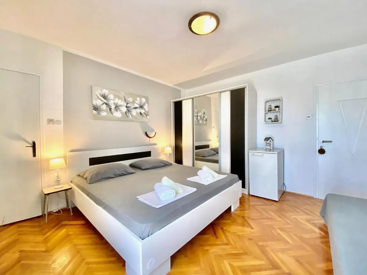 Classic Guest House Keko Rab Barbat na Rabu 3*,  Κροατία